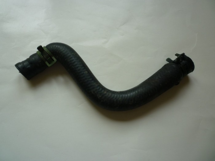 Furtun apa calorifer radiator Volkswagen Golf 3, Jetta 3, Passat B4 si Vento ! foto mare Furtun apa calorifer radiator Volkswagen Golf 3, Jetta 3, Passat B4 si Vento ! foto mare