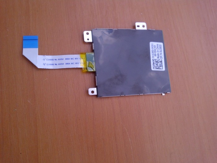 Cititor de card Dell Latitude E4300 (U380d) Cititor de card Dell Latitude E4300 (U380d)
