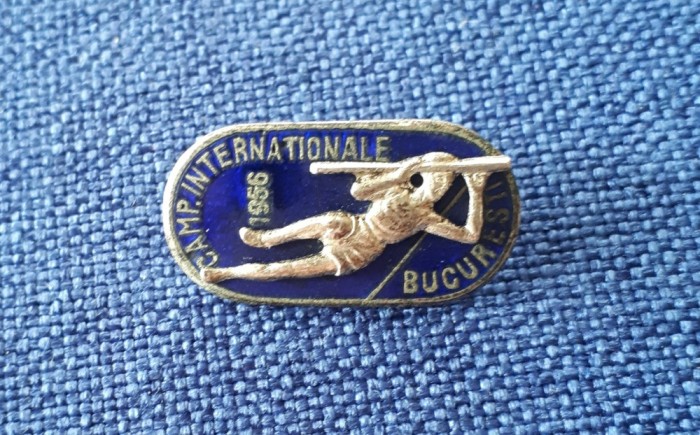 Insigna 1956 Campionatele Internationale Bucuresti - Atletism foto mare Insigna 1956 Campionatele Internationale Bucuresti - Atletism foto mare