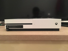 Xbox One + GTA V + FIFA 18 + BATTLEFIELD 1 foto