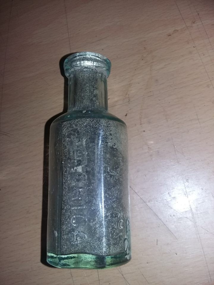 Sticuta veche de colectie,sticla GALENICA/CARMOL,Sticla veche  Stantata,T.GRATUIT | arhiva Okazii.ro