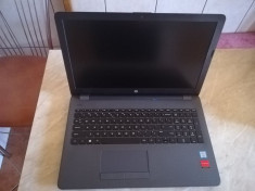 Laptop HP 250 foto