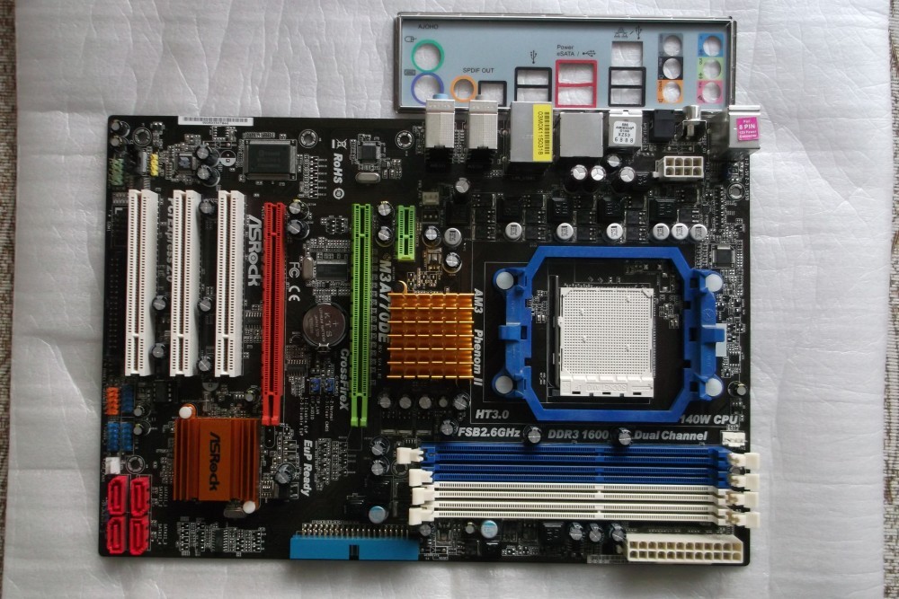 Kit Gaming ASRock M3A770DE + Phenom II X4 B95 + 8gb ddr3 | arhiva Okazii.ro