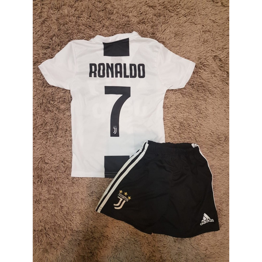 SET ECHIPAMENT COPII 415 ANI RONALDO JUVENTUS SEZON 2018