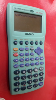 CALCULATOR Casio Graph 65 color , functioneaza . foto