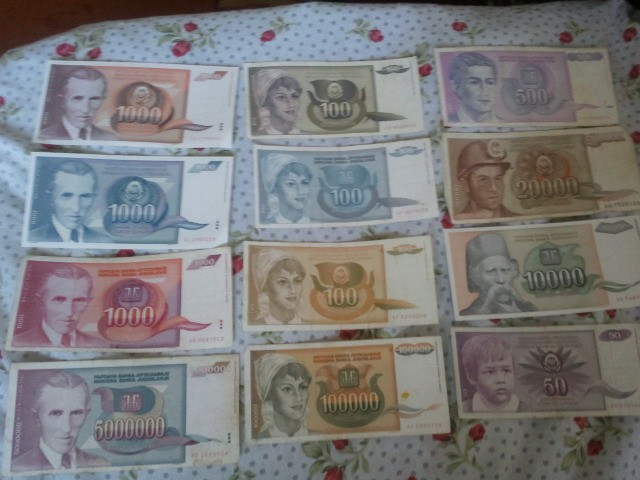 Iugoslavia lot 12 bancnote necirculate și circulate postrevoluționare, 100 lei