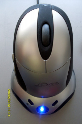 Mouse optic wireless SUNNYLINE cu 2 acumulatori si suport incarcare foto