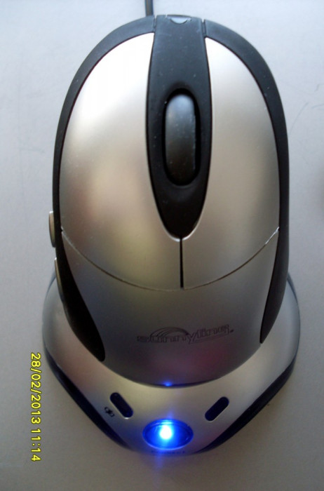 Mouse optic wireless SUNNYLINE cu 2 acumulatori si suport incarcare