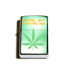Bricheta tip - Zippo - Natures Way Of Staying High - Cannabis foto