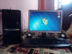 PC desktop cu monitor 4Gb RAM, 120Gb SSD foto