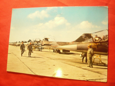 Ilustrata - Aeroport cu Bombardiere si Piloti -Italia circ. 1968 foto