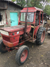 Tractor UTB VR 445 foto