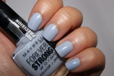 OJA MAYBELLINE FOREVER STRONG UP TO 7 DAYS WEAR CERAMIC BLUE foto