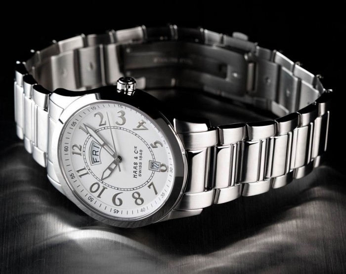 CEAS de LUX , mec. SWISS MADE : HAAS et CIE , plat : 9 mm , model silver , data