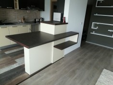 Masa / bar bucatarie foto