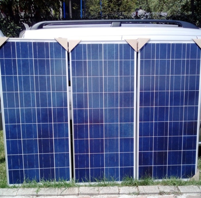 PANOURI FOTOVOLTAICE 125W NOI ! sisteme la 12V ev. Regulator Solar Rulote Ferme foto mare PANOURI FOTOVOLTAICE 125W NOI ! sisteme la 12V ev. Regulator Solar Rulote Ferme foto mare