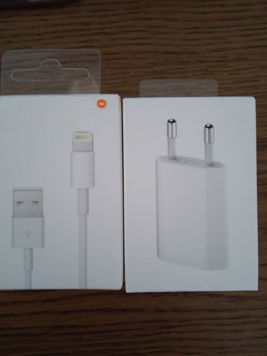 Incarcator + cablu de date iPhone 5 5S 5C 6 6S 7 6S Plus original nou Incarcator + cablu de date iPhone 5 5S 5C 6 6S 7 6S Plus original nou