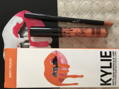 Kylie lip kit Dirty Peach foto