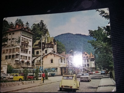 Vedere/Carte postala circulata cu autoturisme si autobuze de epoca,Sinaia,T.GRAT foto