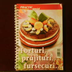 Torturi, prajituri, fursecuri. Practic in bucatarie special