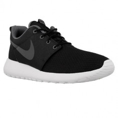 Ghete Barbati Nike Roshe One 844687004 foto