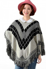 BL498-18 Bluza tricotata tip poncho, cu model si ciucurei foto