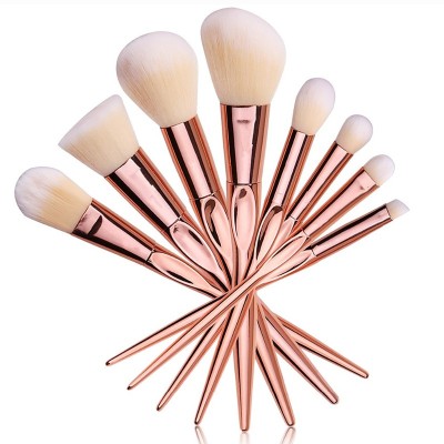 AC1301-2 Kit make-up ce include 8 pensule de diverse dimensiuni, cu manere aurii foto