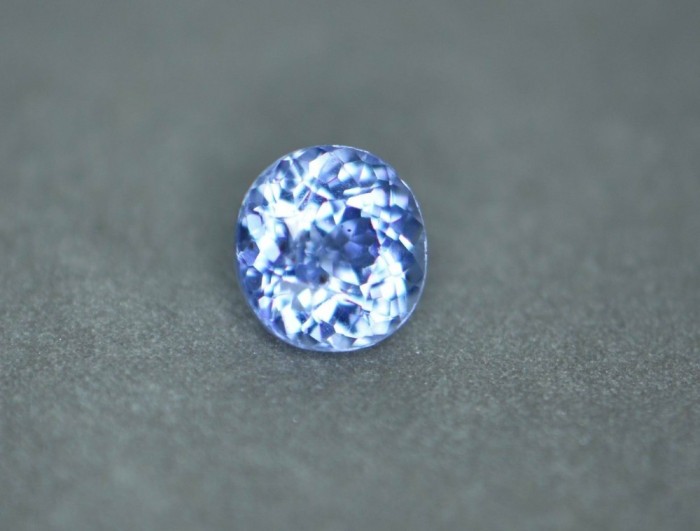 SAFIR NATURAL ALBASTRU CLAR super 1,22 ct. certificat autenticitate-NEINCALZIT