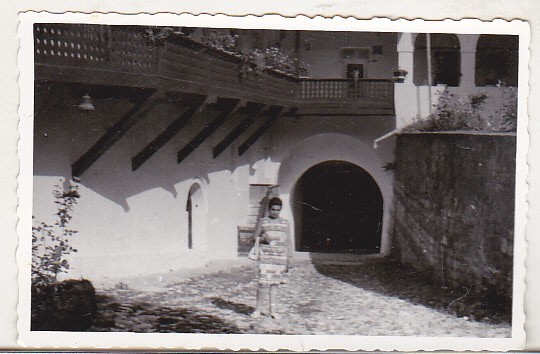 bnk foto - Manastirea Govora - intrarea - 1971