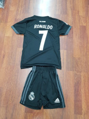 SET ECHIPAMENT RONALDO REAL MADRID SEZON 2018-2019 4-15ANI foto