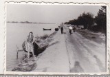 Bnk foto - Pe malul Dunarii la Crisan - 1966, Alb-Negru, Romania de la 1950, Natura