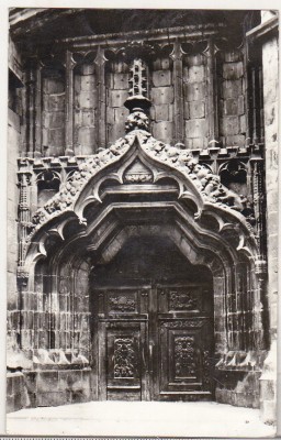 bnk cp Brasov - Biserica Neagra - Poarta principala de vest - uzata foto