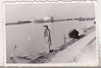 bnk foto - Pe malul Dunarii la Crisan - 1966 foto