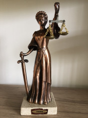 Statueta veche,metalica,greceasca,JUSTITIA,cu sabia si balanta foto