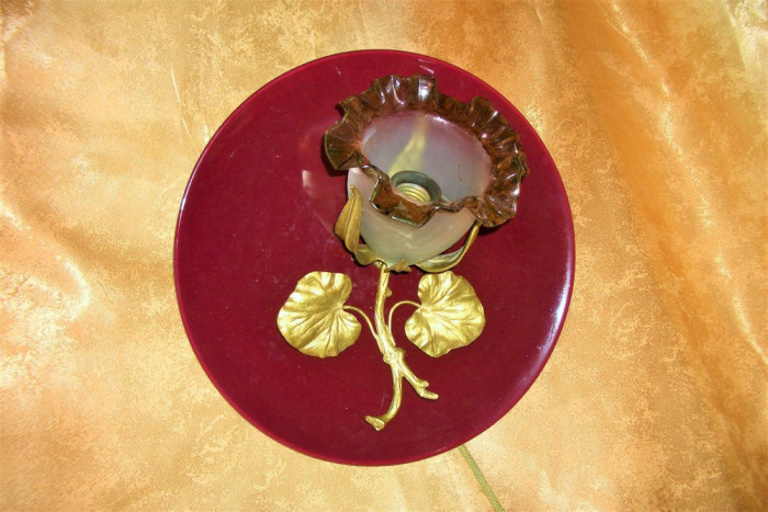 Aplica electrica Art Deco floral bronz dore, portelan, vintage
