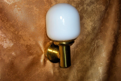 Aplica electrica Art Deco Scandinav Mid Century, bronz, alama, opalina foto