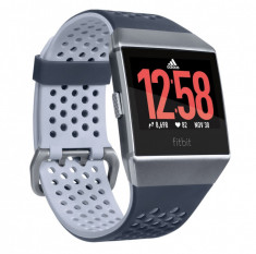 Smartwatch Fitbit Ionic Adidas foto