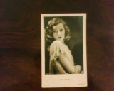 Fotografie interbelica, reprezentand-o pe actrita americana Lilian Harvey