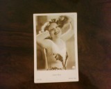 Fotografie interbelica, reprezentand-o pe actrita americana Clara Bow