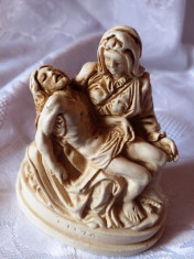 ,,LA PIETA ,, DIN ALABASTRU. foto