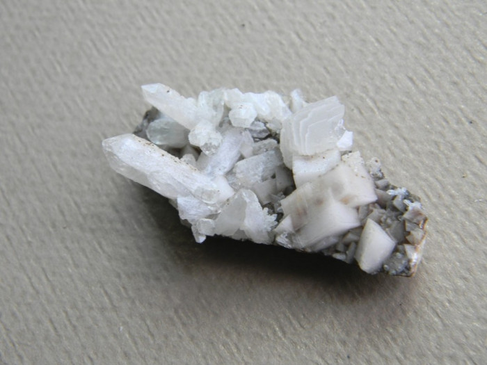 Specimen minerale - CUART SI CALCITA (C1)