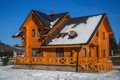 Cabane lemn rotund calibrat foto