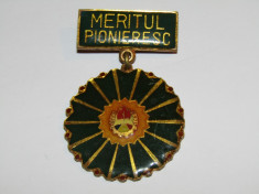 Insigna pionier - Meritul Pionieresc (varianta mica) foto