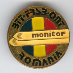 ONT - BTT MONITOR ROMANIA Insigna ALPINISM - SCHI - Sport de Iarna, 4 cm SUPERBA