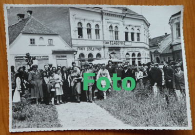 2 fotografii , Constantinescu Iasi in vizita la Fagaras foto