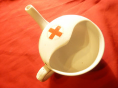Cescuta- Ceainic - cu Crucea Rosie - pentru raniti.-Portelan ,dim. 9,5 x 5 cm foto