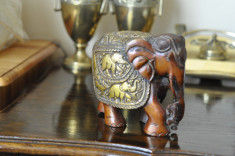 Elefant bronz din Nepal foto