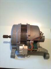 MOTOR MASINA DE SPALAT INDESIT foto