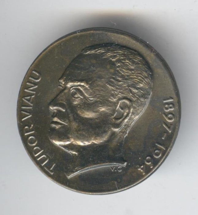 TUDOR VIANU 1897-1964 - Insigna PERSONALITATI Romania