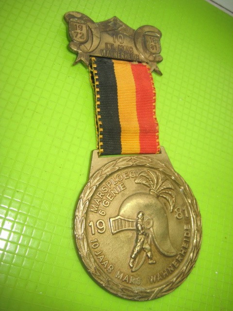 8102-I-Medalia vintage Genisti aniversare bronz masiv 1972-1981 Belgia- Olanda.